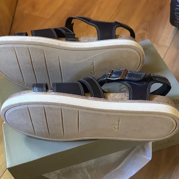 Clarks Black Leather Sandals - Picture 6 of 6